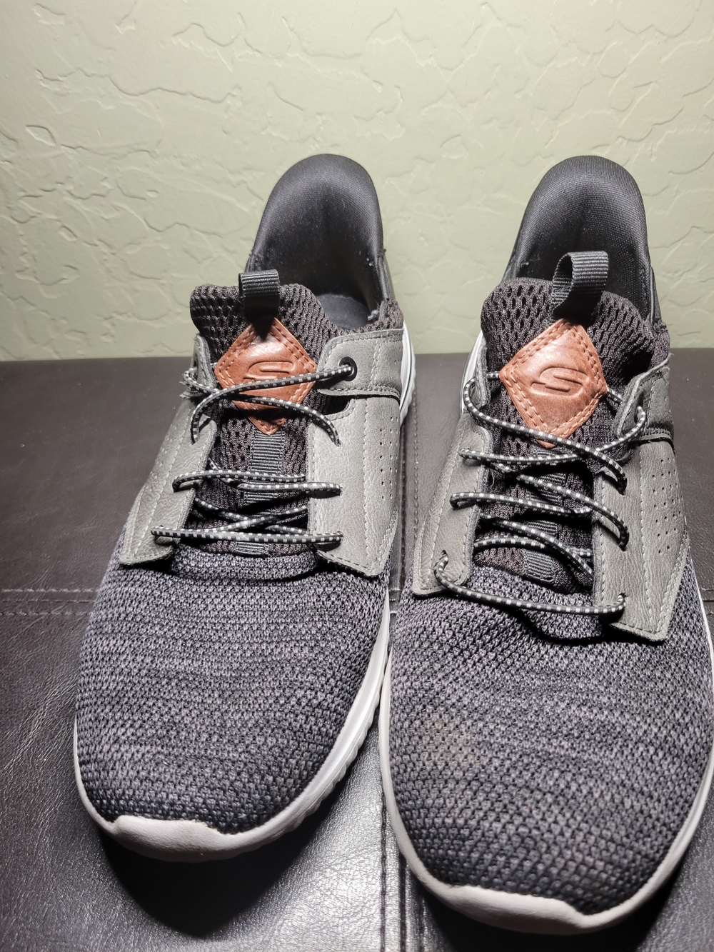 Skechers Men’s Gray Knit Sneakers Size 9